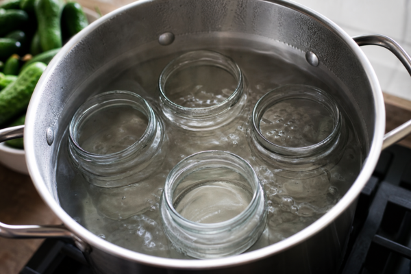 Cum sterilizezi borcanele pentru murături și conserve