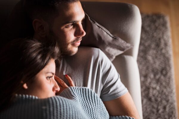 De ce „nu e nimic” poate ascunde multe lucruri într-o relație