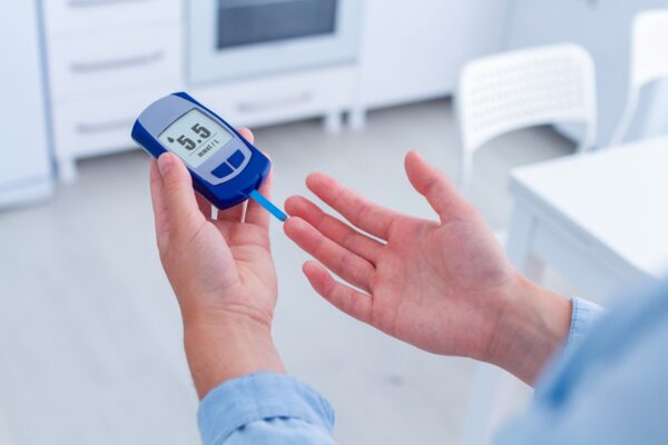 Cetone în diabet: când se verifică și ce simptome impun ajutor urgent